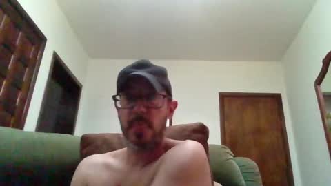 Snapshot of lukz88bigcock chatting on December 5, 2025, 12:30 am Luke online show from December 5, 2025, 12:30 am