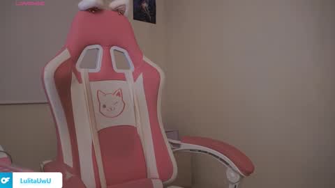 lulitauwu online show from January 12, 2026, 3:23 am