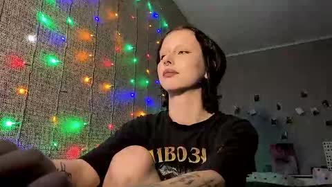 lullypopa online show from October 4, 2025, 3:43 pm