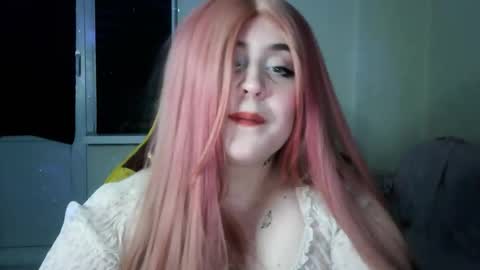 Snapshot of lulovia chatting on January 16, 2026, 9:19 pm lulovia online show from January 16, 2026, 9:19 pm