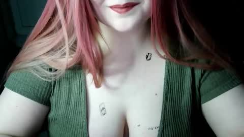 Snapshot of lulovia chatting on February 12, 2026, 9:21 pm lulovia online show from February 12, 2026, 9:21 pm