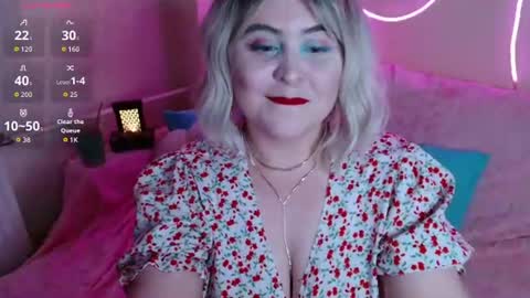 lulovia online show from June 25, 2026, 10:36 pm