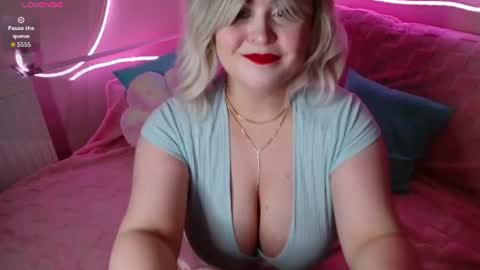 lulovia online show from July 4, 2026, 10:27 pm