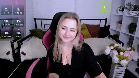 Lily online show from October 3, 2025, 6:10 am