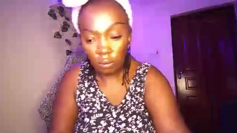 lulu_sparks1 online show from September 25, 2025, 5:55 am