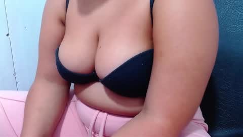 Snapshot of lulu_xxx_pervert chatting on February 7, 2025, 8:10 pm  Lulu  online show from February 7, 2025, 8:10 pm
