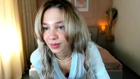 Alise online show from May 5, 2026, 1:52 pm