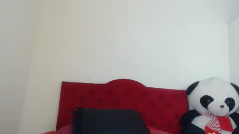 LULU online show from February 8, 2025, 8:53 pm