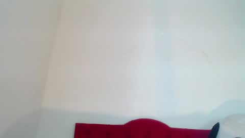 LULU online show from February 28, 2025, 9:33 pm