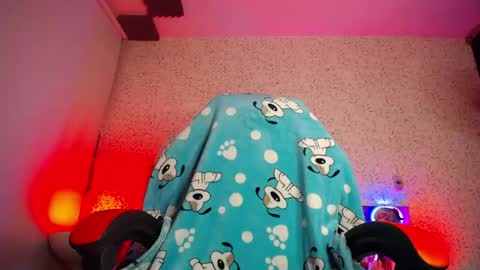 Luly online show from May 5, 2026, 3:36 am