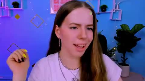 Snapshot of lumi_soft chatting on June 19, 2026, 7:34 am Sweet Lumi online show from June 19, 2026, 7:34 am