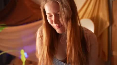Snapshot of luminous_siren chatting on June 9, 2026, 2:17 pm Hannah online show from June 9, 2026, 2:17 pm