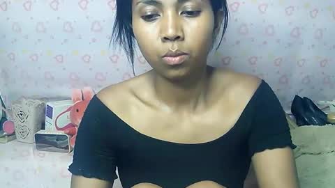 Luna online show from November 3, 2025, 4:52 pm