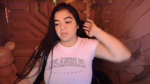 Snapshot of luna__r_ chatting on April 25, 2026, 3:31 am Luna online show from April 25, 2026, 3:31 am