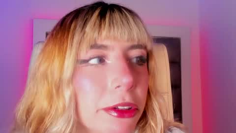 luna online show from April 15, 2026, 8:42 pm