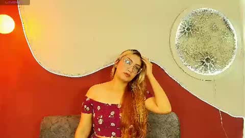 Snapshot of luna__velvet chatting on June 11, 2026, 12:36 pm luna__velvet online show from June 11, 2026, 12:36 pm