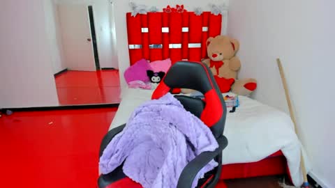 luna_analya online show from July 17, 2026, 2:34 pm