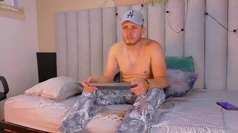 Snapshot of luna_and_jackson_ chatting on May 12, 2026, 2:52 am Luna Jackson online show from May 12, 2026, 2:52 am
