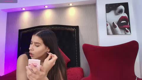 Luna And Titan  online show from December 19, 2025, 1:07 pm