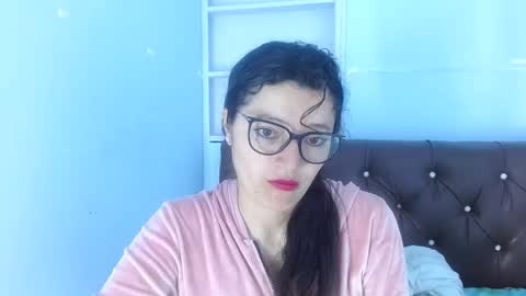 Snapshot of luna_azul_15 chatting on January 4, 2025, 12:49 pm dalia online show from January 4, 2025, 12:49 pm