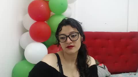 Snapshot of luna_azul_15 chatting on January 8, 2025, 2:35 pm dalia online show from January 8, 2025, 2:35 pm