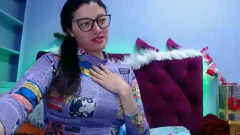Snapshot of luna_azul_15 chatting on January 9, 2025, 5:43 pm dalia online show from January 9, 2025, 5:43 pm