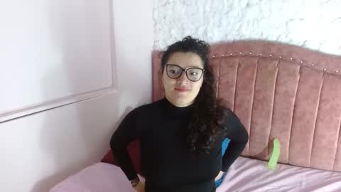 Snapshot of luna_azul_15 chatting on January 25, 2025, 1:30 pm dalia online show from January 25, 2025, 1:30 pm