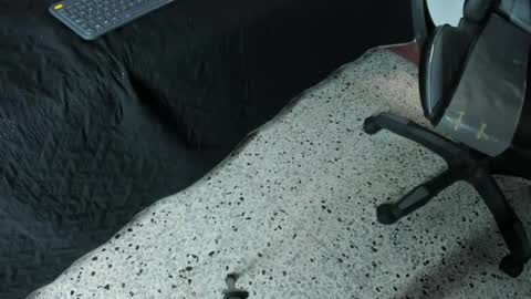luna_bella_23 online show from May 2, 2026, 3:55 am