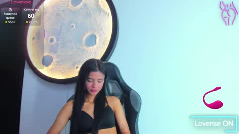 luna_bella_23 online show from May 20, 2026, 4:07 am