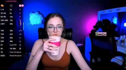 luna_berryy online show from February 26, 2025, 2:15 am