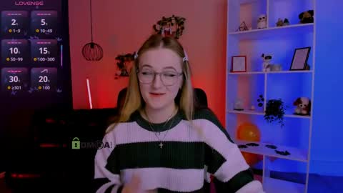 luna_berryy online show from April 12, 2026, 7:30 pm