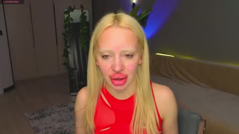 luna_beverly online show from May 23, 2026, 8:57 pm