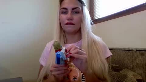 luna_blazer online show from October 24, 2025, 11:50 am