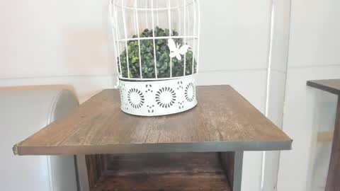 luna_bradley_ online show from April 17, 2026, 12:41 pm