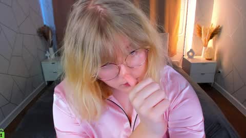 luna online show from April 5, 2026, 1:03 am