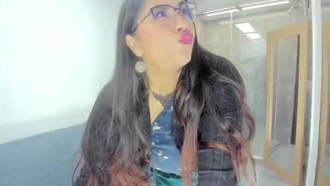 luna  online show from February 18, 2026, 11:06 am