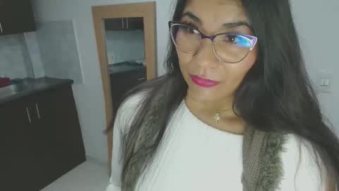 luna  online show from April 5, 2026, 10:56 am