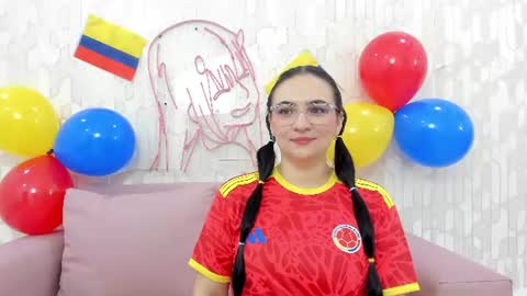 luna_ferrer1 online show from June 27, 2026, 12:44 pm