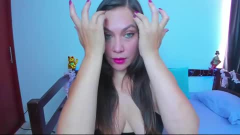 Luna Gomez online show from April 22, 2026, 3:24 pm