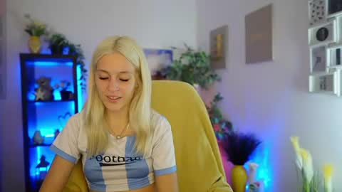 luna_grace18 online show from June 30, 2026, 1:01 pm