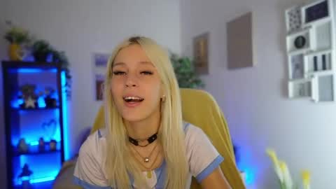 luna_grace18 online show from August 3, 2026, 4:55 pm