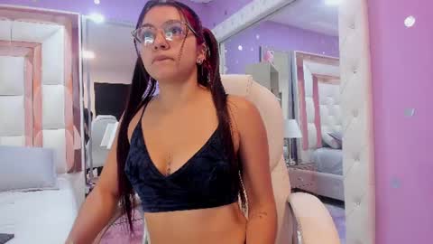 luna_hix online show from June 22, 2026, 12:13 pm