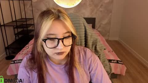 Luna Host online show from April 7, 2026, 1:28 am