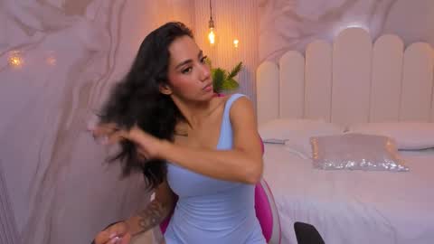 luna_hot_ass online show from December 1, 2025, 7:30 pm