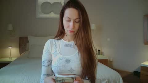 luna_hoti online show from February 16, 2026, 7:15 am