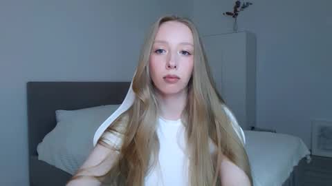 Luna online show from October 8, 2025, 9:01 pm