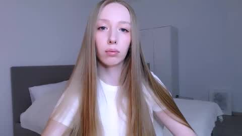 Luna online show from February 24, 2026, 8:51 pm