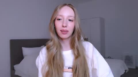 Luna online show from March 11, 2026, 10:38 pm