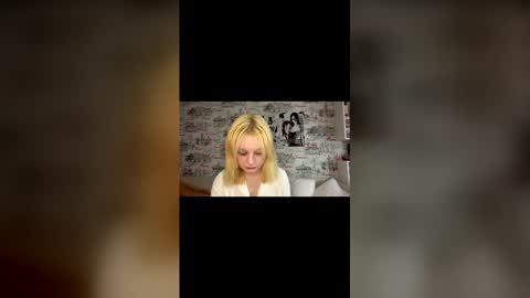 Luna online show from March 21, 2026, 12:21 pm