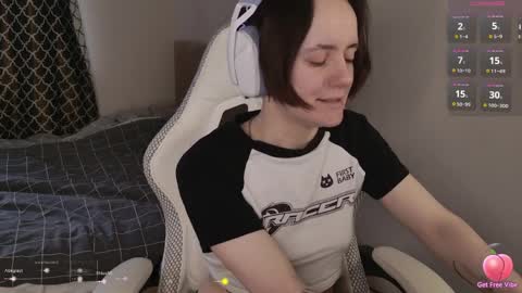 luna_loveeee online show from April 3, 2026, 4:21 am